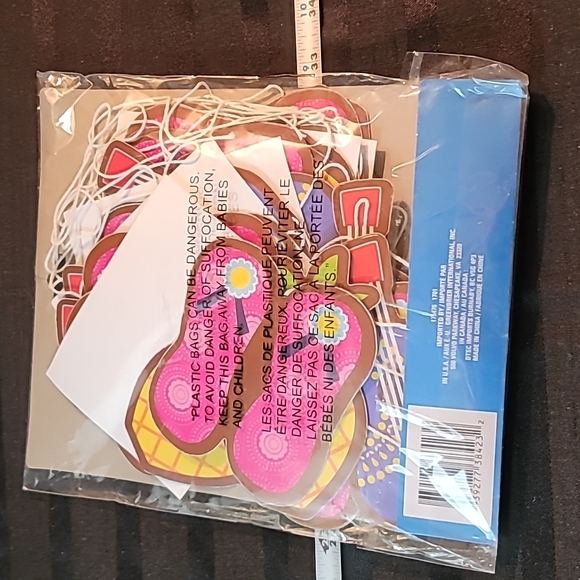 Brand New NWT Streamer Decoration String Qty 6 strings Tropical theme unopened - Picture 4 of 4